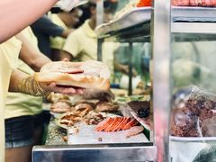 -Bánh Mì Huynh Hoa