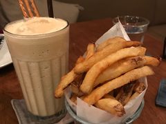 -ROAST coffee & eatery