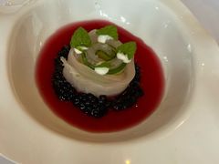 皇帝鱼刺身配黑梅和柠檬香蜂草-Jean Georges