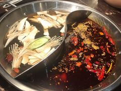 菌香鸳鸯锅-晓宇重庆火锅(赛格国际购物中心店)