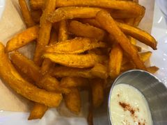 -LESCEDARS Brasserie Bistro香柏树