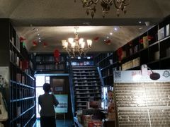 -钟书阁(松江泰晤士小镇店)