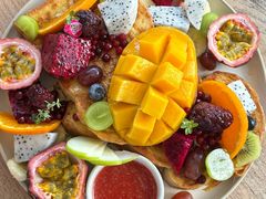 -Chom Cafe and Restaurant