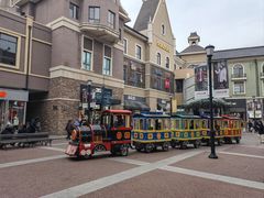 -王府井奥莱棋盘山小镇