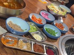 -明洞阿姨·韩式酱蟹烤肉·创意料理(三元桥店)