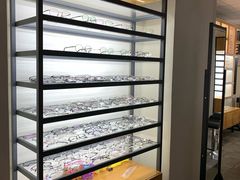 -LOGO眼镜·蔡司品牌折扣店(龙华清湖店)