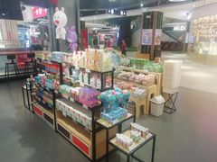 零售区-良品铺子(长和国际店)