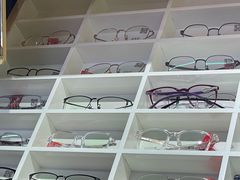 -诺柯视眼镜-蔡司依视路官方工厂店(淞南一店)