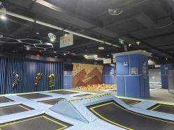 -反弹蹦床公园(南坪万达店)