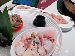 -洪氏嗨捞·广东猪肚鸡·椰子鸡火锅(西咸万象城店)