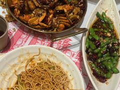 -肥肥虾庄·金牌油焖大虾(汉口城市广场店)
