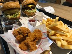 -The Habit Burger Grill 哈比特汉堡(复兴soho店)
