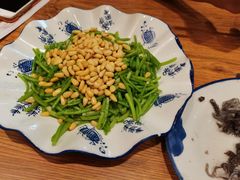松仁炒茼蒿-同合居·非遗东北菜(新阳路店)