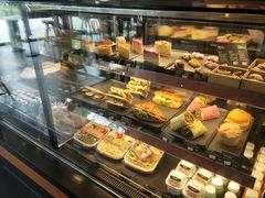面包甜点陈列柜-星巴克臻选(苏州汇豪店)