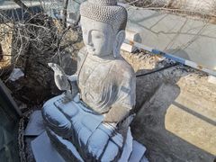 入口佛像-八奇洞景区