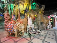 -泉城欧乐堡戏水湾艺术养生温泉