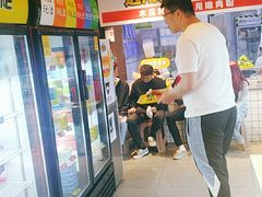 -牛小嫩串串火锅(老国贸总店)