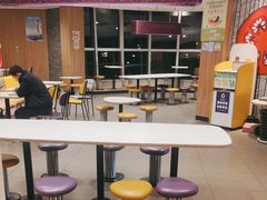 -麦当劳(莘松路芭比伦DT店)
