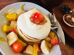 桃酱鲜奶松饼-春风十里咖啡馆
