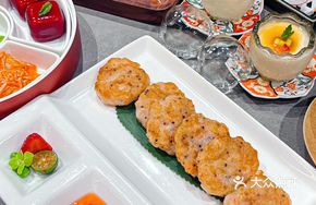 Three-color Quinoa Shrimp Patties