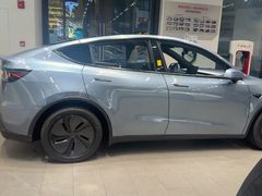 -TESLA 特斯拉(上海太古汇体验店)