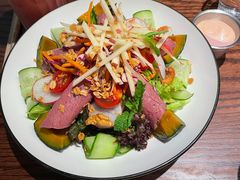烟熏牛肉烤南瓜藜麦沙拉-blend咖啡部落(卓悦中心店)