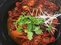 -虾弄弄海派小龙虾·牛羊蝎子火锅