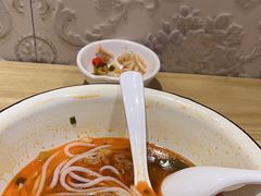 -丽丽三鲜螺蛳粉(田林路店)