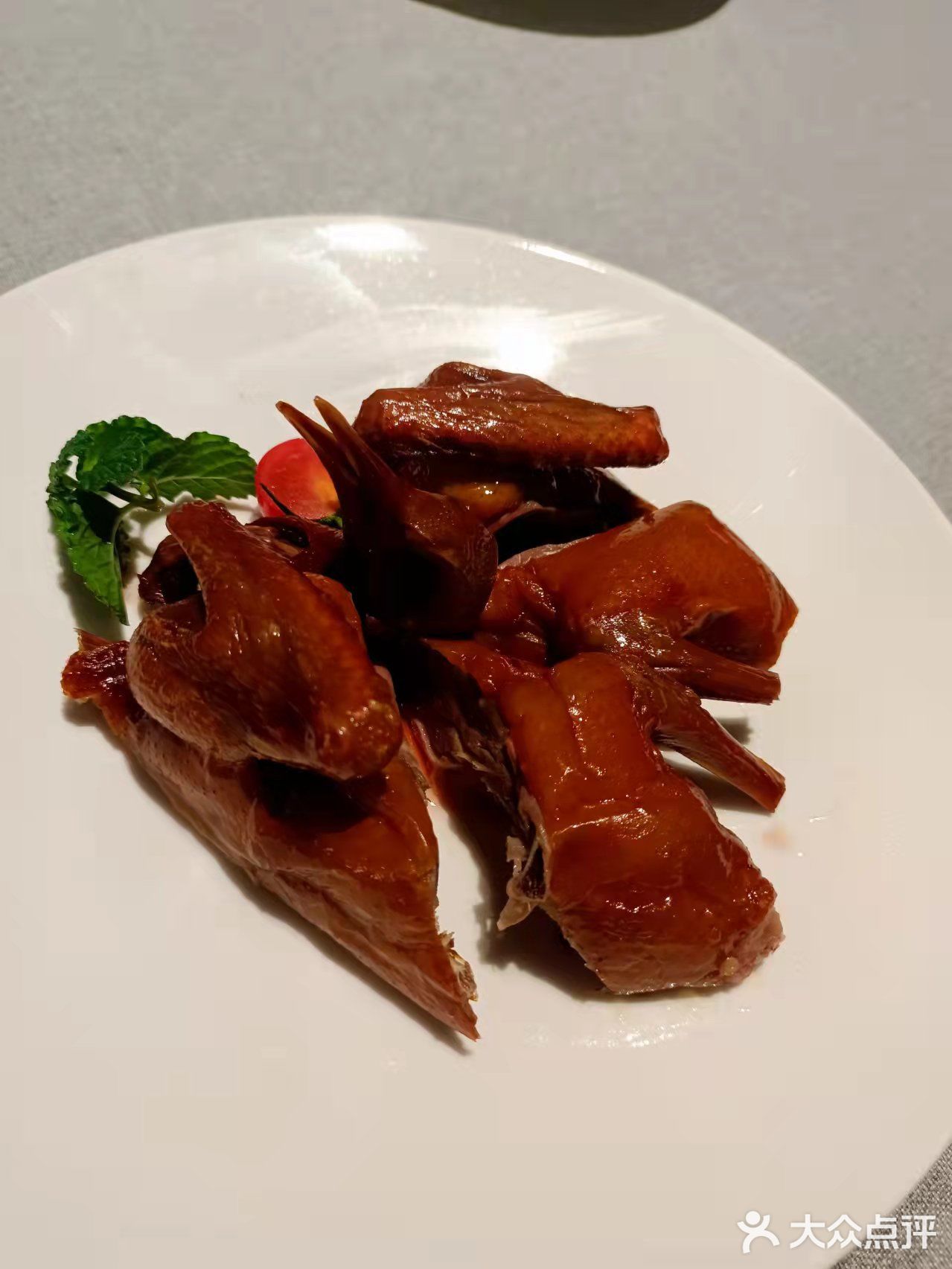 芋头吸油让肉不是那么腻，芋头中也有肉的味道