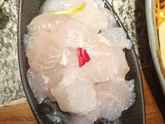 -老牌坊云南鱼豆花火锅(哈西万达店)