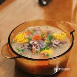 🥕营养美味胡萝卜玉米猪骨汤，🌽色香味俱全