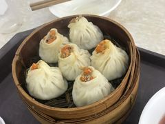 顶黄加蟹小笼包-常州糕团店(北大街新世纪商城店)