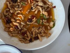 毛草根炒肉丝-丹水桥地锅鱼·翘嘴鲌·地方特色全鱼宴(丹江口大坝店)