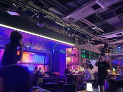 -UP嘻哈酒吧(粉巢店)