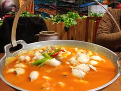 -老滇山寨•云南特色菜•地方菜•民族风情歌舞表演(金碧店)