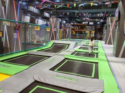 -反弹蹦床公园·亲子乐园·团建·派对(尚品奥莱店)