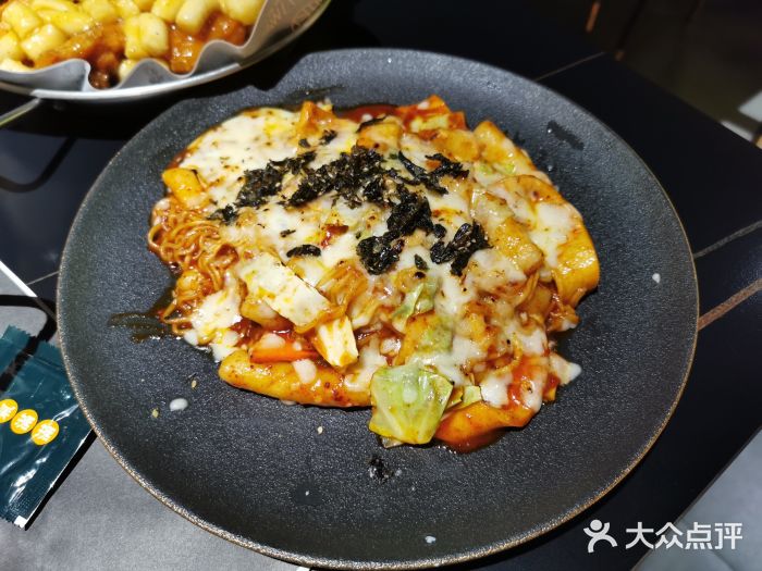 博欧姆新派韩国料理·炸鸡(艾尚店)芝士拉面炒年糕图片