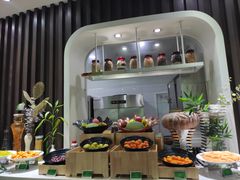 -亚洲国际大酒店·云顶阁旋转自助餐厅