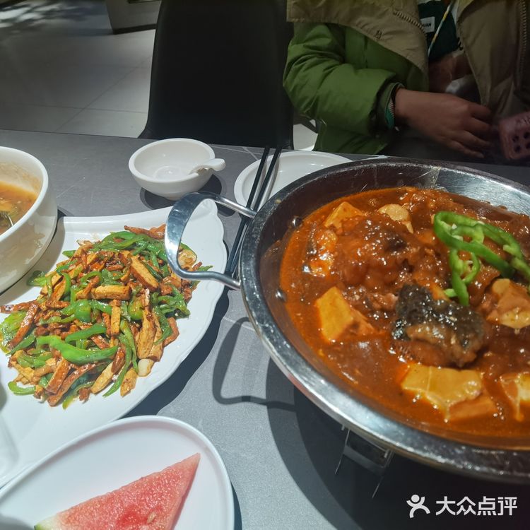 热辣辣的美味鱼头