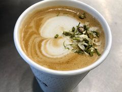 栀子花梨香拿铁-Seesaw Coffee(上海国金中心店)