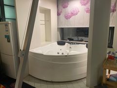 -喜鹊愉家酒店(郑州曼哈顿博览中心地铁站店)