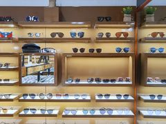 -罗伯特眼镜·蔡司官方授权(罗湖国贸店)