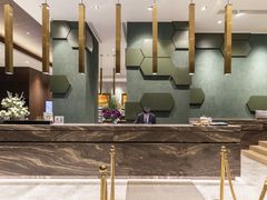 -和颐至尊酒店(上海徐家汇桂林公园地铁站店)