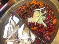 -沸炉重庆老火锅(军事博物馆店)