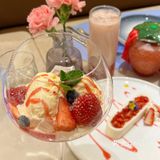 大连首家 |我心中 No.1可爱巨型草莓杯