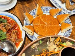 -乡土特色.冷锅鱼.牦牛肉汤锅