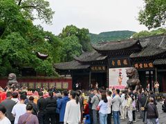 -峨眉山报国寺