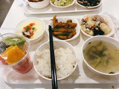 -浦东图书馆读者餐厅