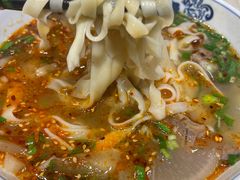 招牌骨汤牛肉面-西部马华清真兰州牛肉面·烧烤夜市(三里河店)
