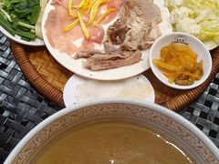 -桥香园云南过桥米线(金马碧鸡店)